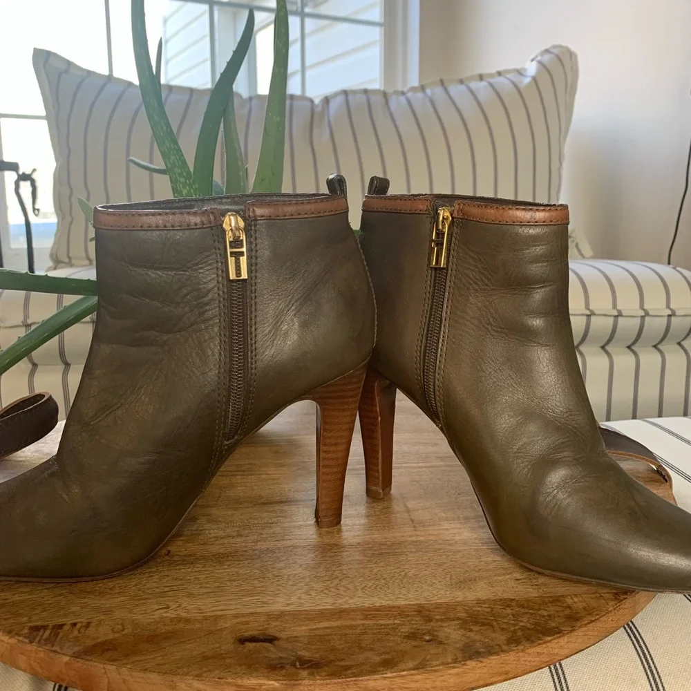 Tory‎ Burch Sz 9.5 M Olive/Brown Leather Ankle Boots Booties Zip Side High Heel